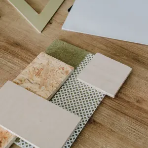 Nuancier de matières et couleurs, vert sauge et bois, pour décoration intérieure